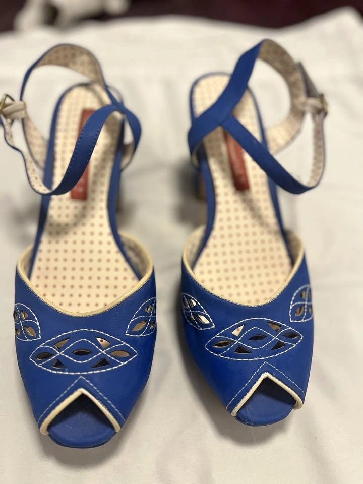 "But Another Innocent Tale" Vintage Heels - Size 8.5 - Cobalt Bl