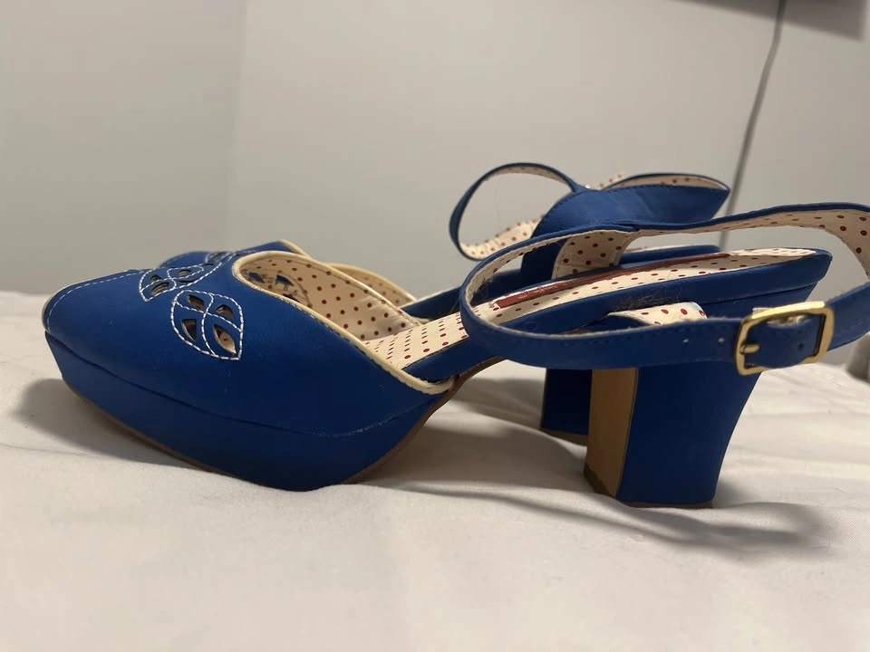 "But Another Innocent Tale" Vintage Heels - Size 8.5 - Cobalt Bl - photo 2