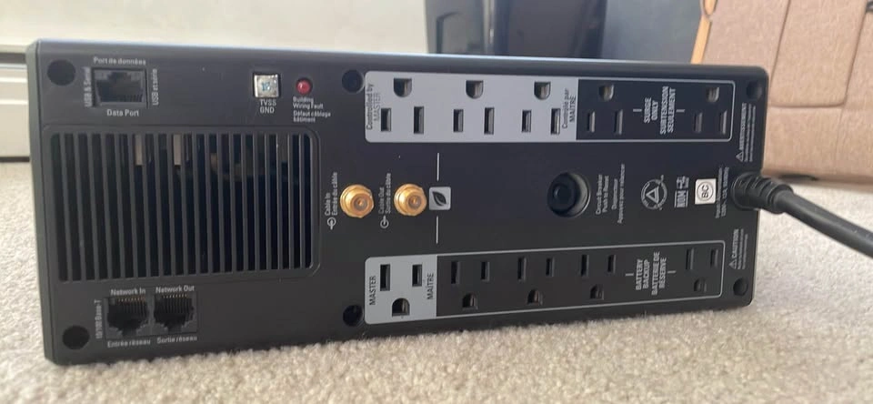 APC Back UPS XS-1500 (needs new battery) - photo 3
