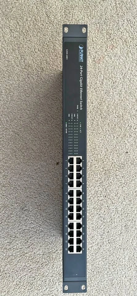 24 Port Rack Mount Switch Planet GSW-2401