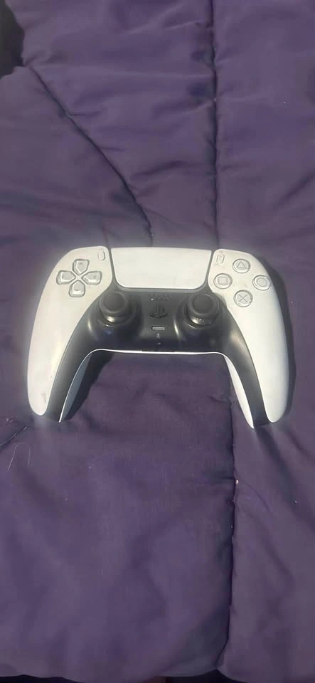 PlayStation 5 DualSense Wireless Controller – White