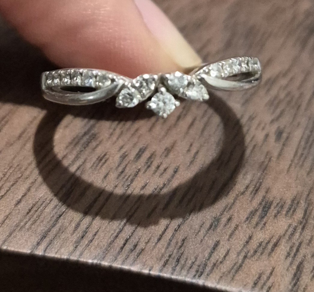 Single Band Curved Wedding Band