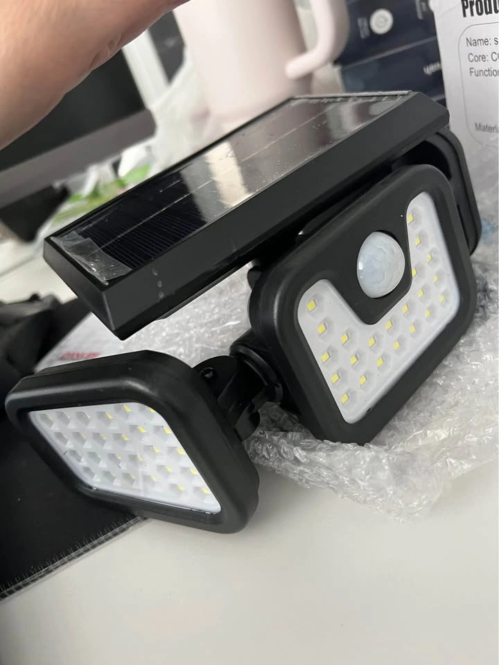 Brand New- Ultra bright Solar LED wall lamp - photo 2