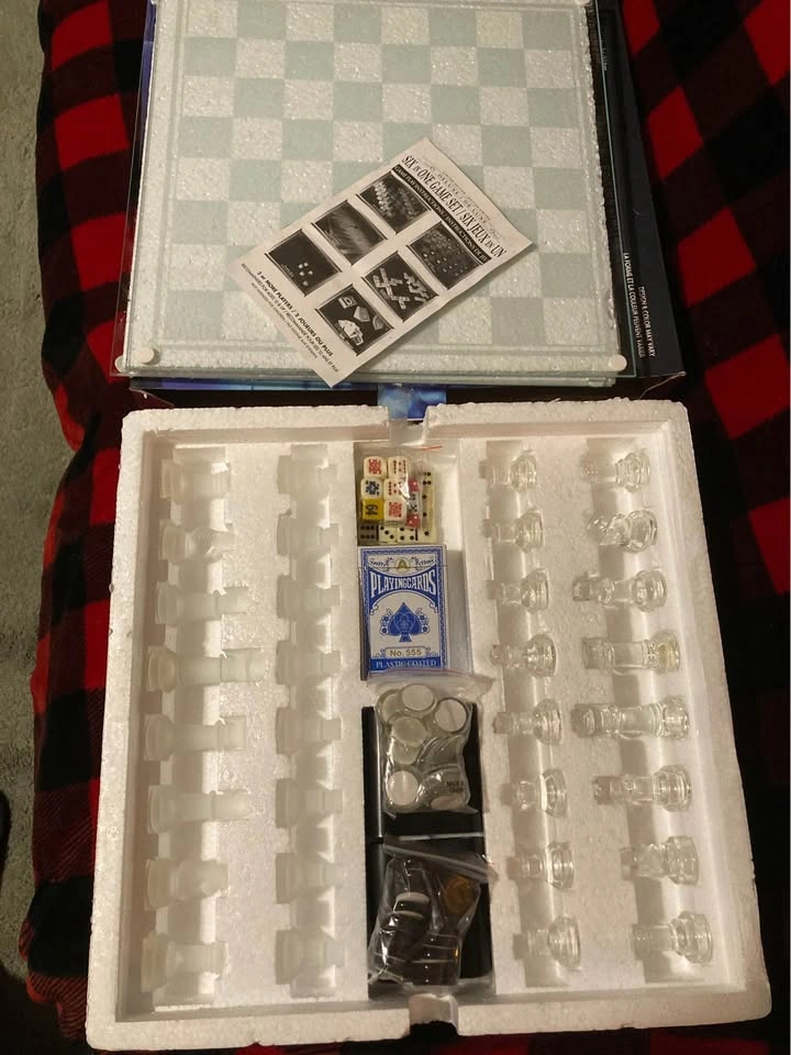 6-in-1 Chess/Game Set $20 - photo 2