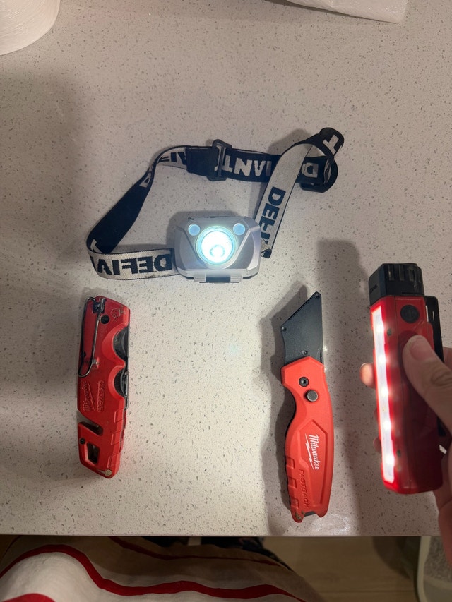 Milwaukee Knife, Headlamp - photo 3