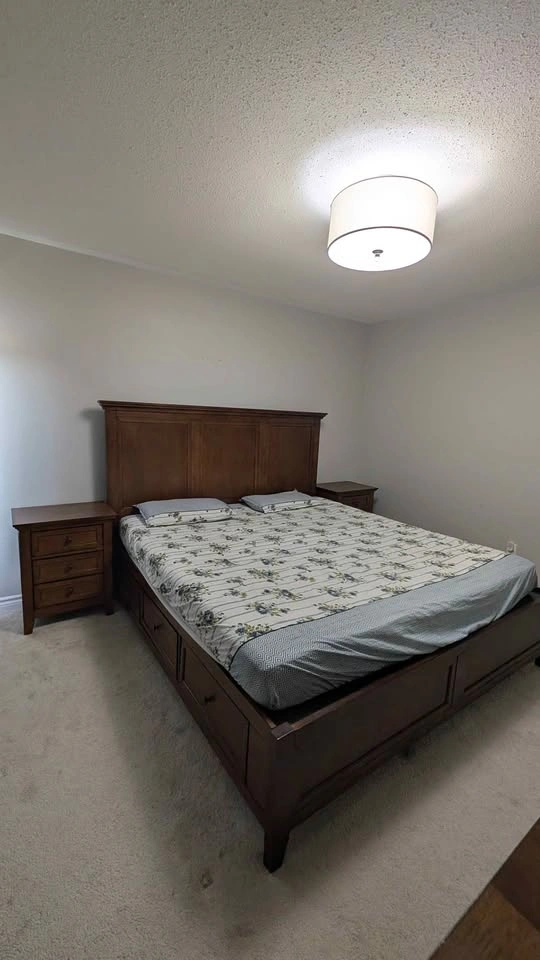 Solid Wood King Bedroom Set - Bed, Dresser, 2 Side Tables - photo 3