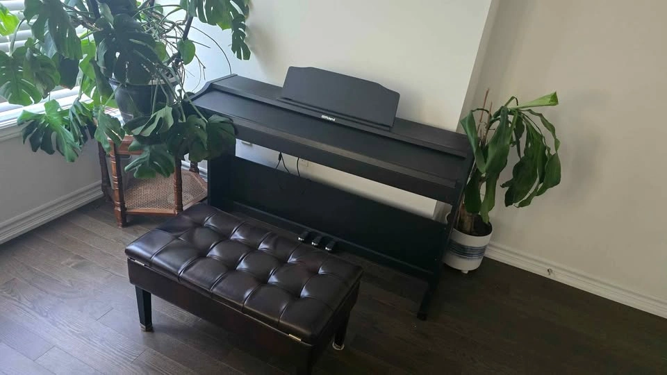 Roland RP-102-BK Digital Piano with Bench - photo 4