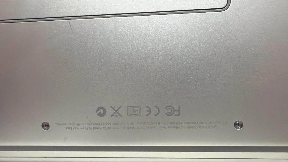 2006 MacBook Pro AS IS. - photo 2