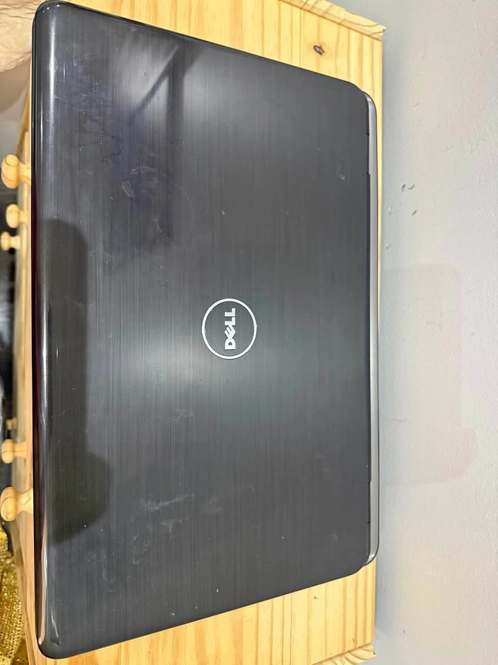 Dell Inspiron N7010 Laptop, No battery