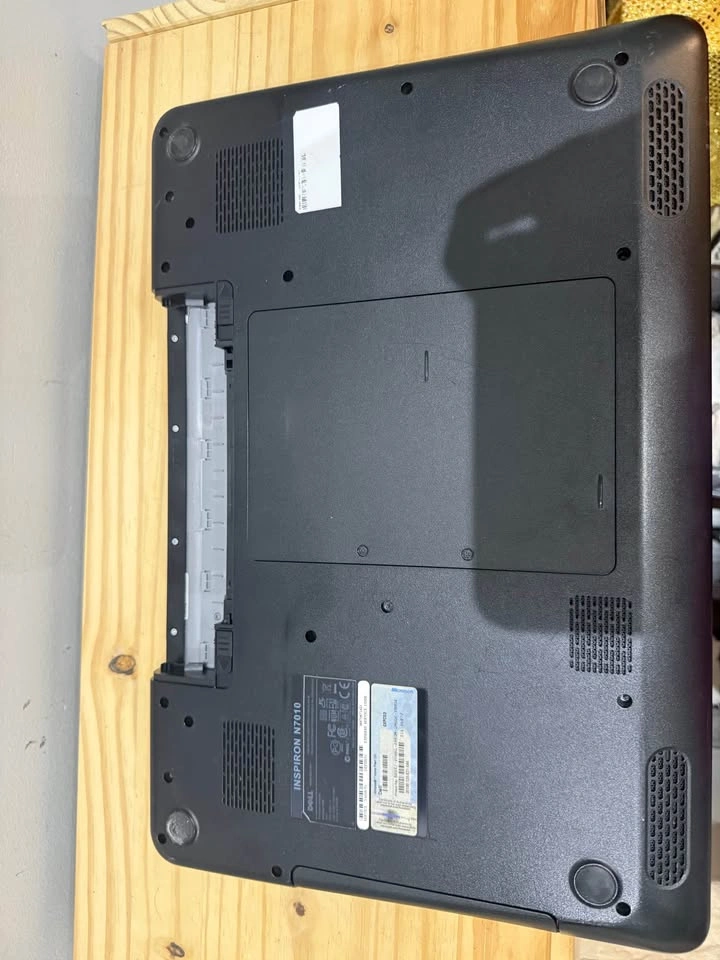 Dell Inspiron N7010 Laptop, No battery - photo 3