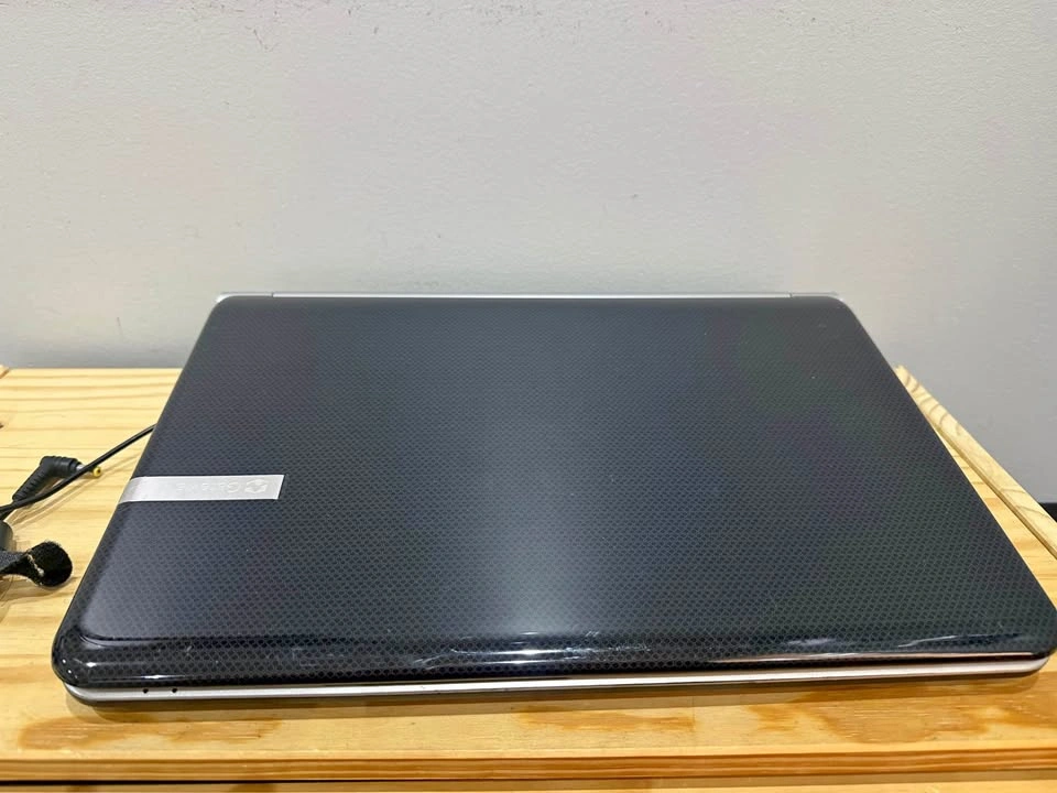 Gateway Laptop AS IS Good for Parts Only