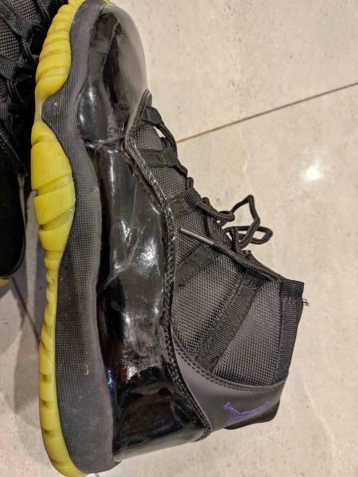 Nike Air Jordan 11 Retro "Black/Barely Volt"