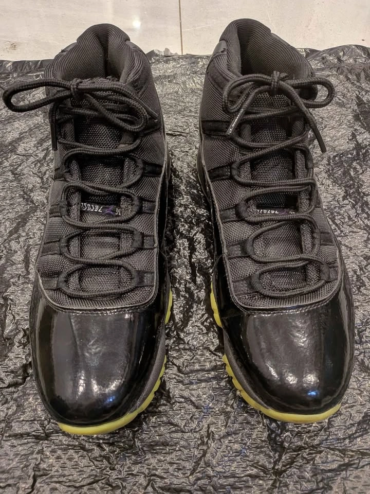 Nike Air Jordan 11 Retro "Black/Barely Volt" - photo 2