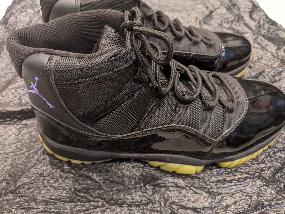 Nike Air Jordan 11 Retro "Black/Barely Volt" - photo 3