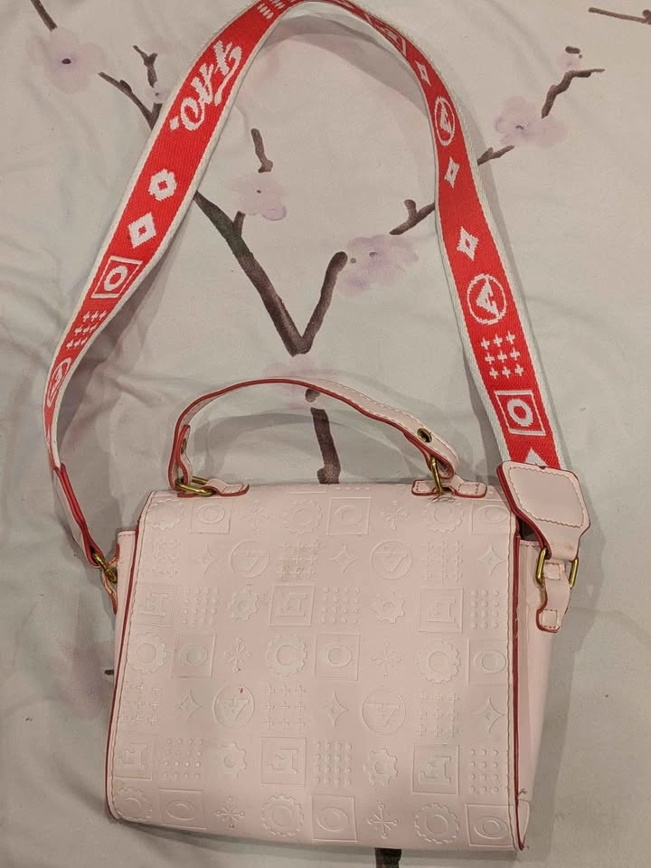 FAO Schwarz Pink Crossbody Bag - photo 2