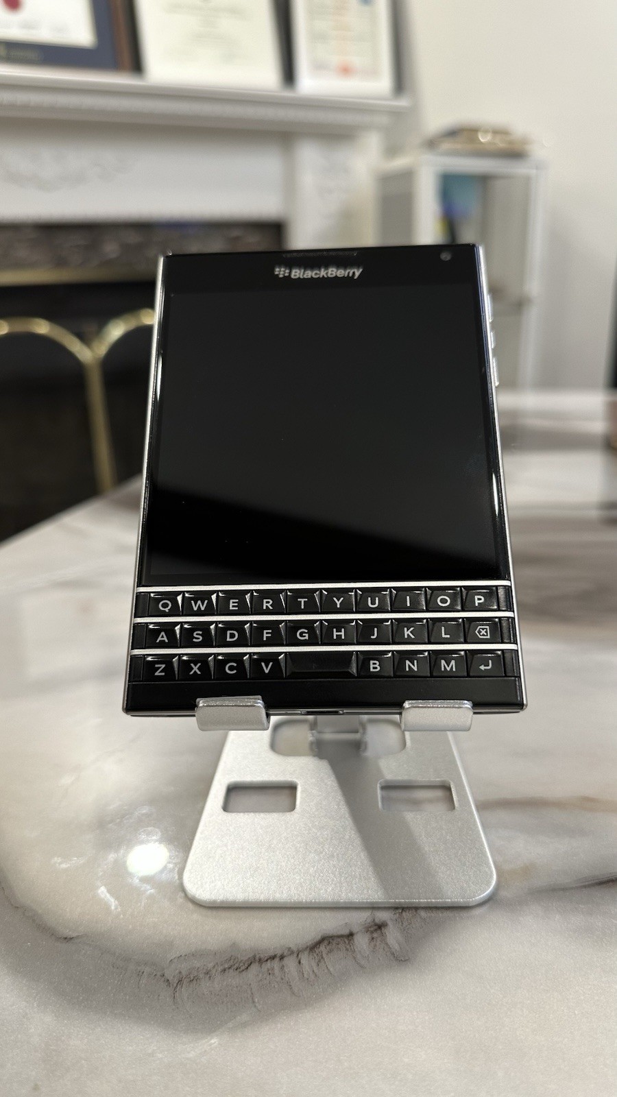 BlackBerry Passport Q30 SQW100-1 Unlocked 32GB Mint Condition
