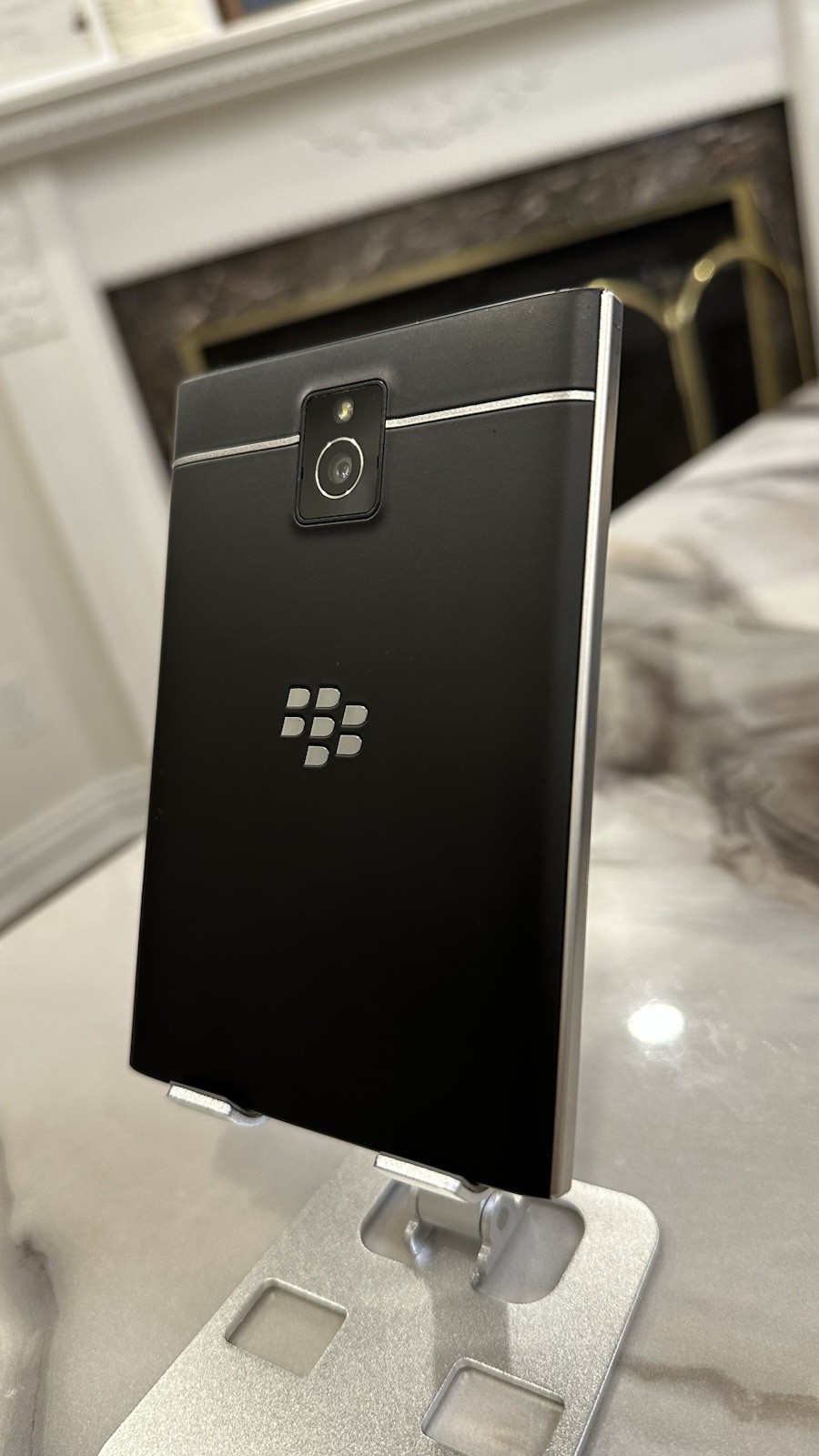 BlackBerry Passport Q30 SQW100-1 Unlocked 32GB Mint Condition - photo 4