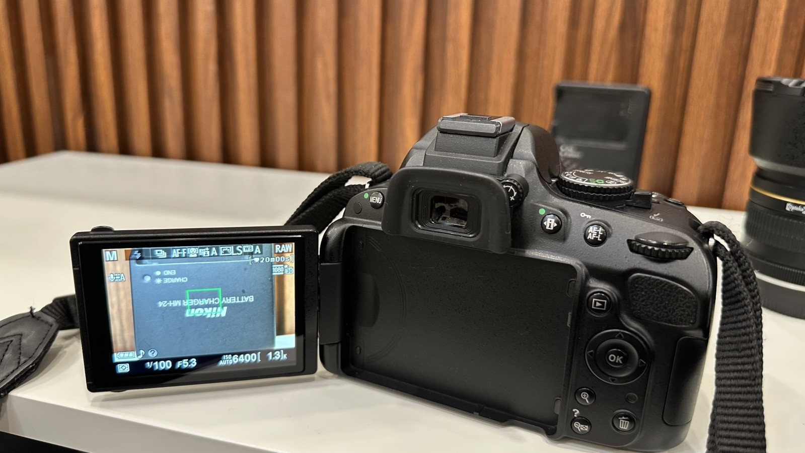 Nikon D5100 DSLR Camera + 18-55mm VR Lens + Opteka 85mm f/1.8 - photo 5