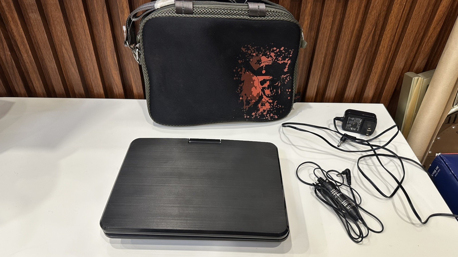 Sylvania SDVD9321 9” Portable DVD Player - Tested Working