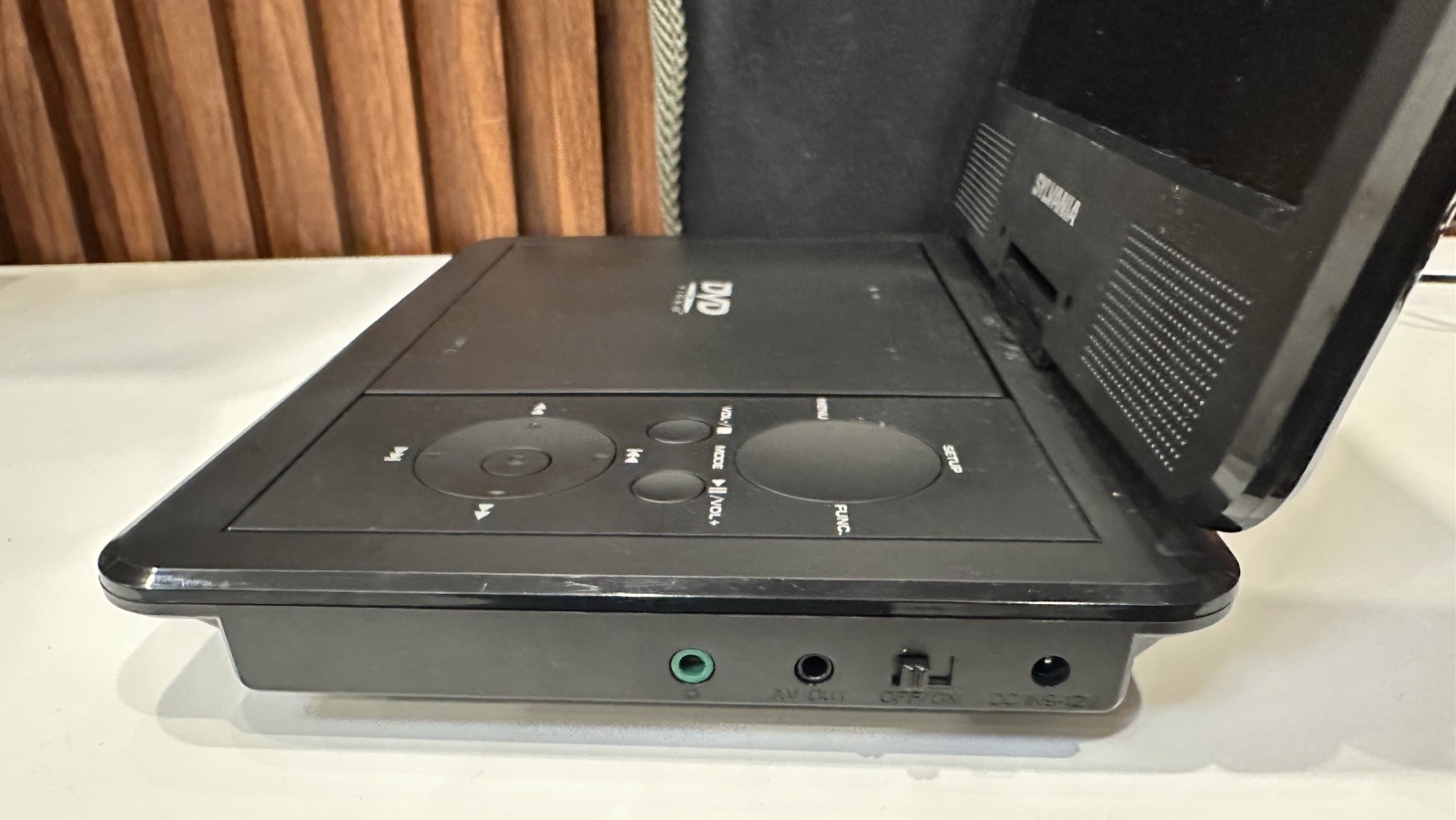 Sylvania SDVD9321 9” Portable DVD Player - Tested Working - photo 4