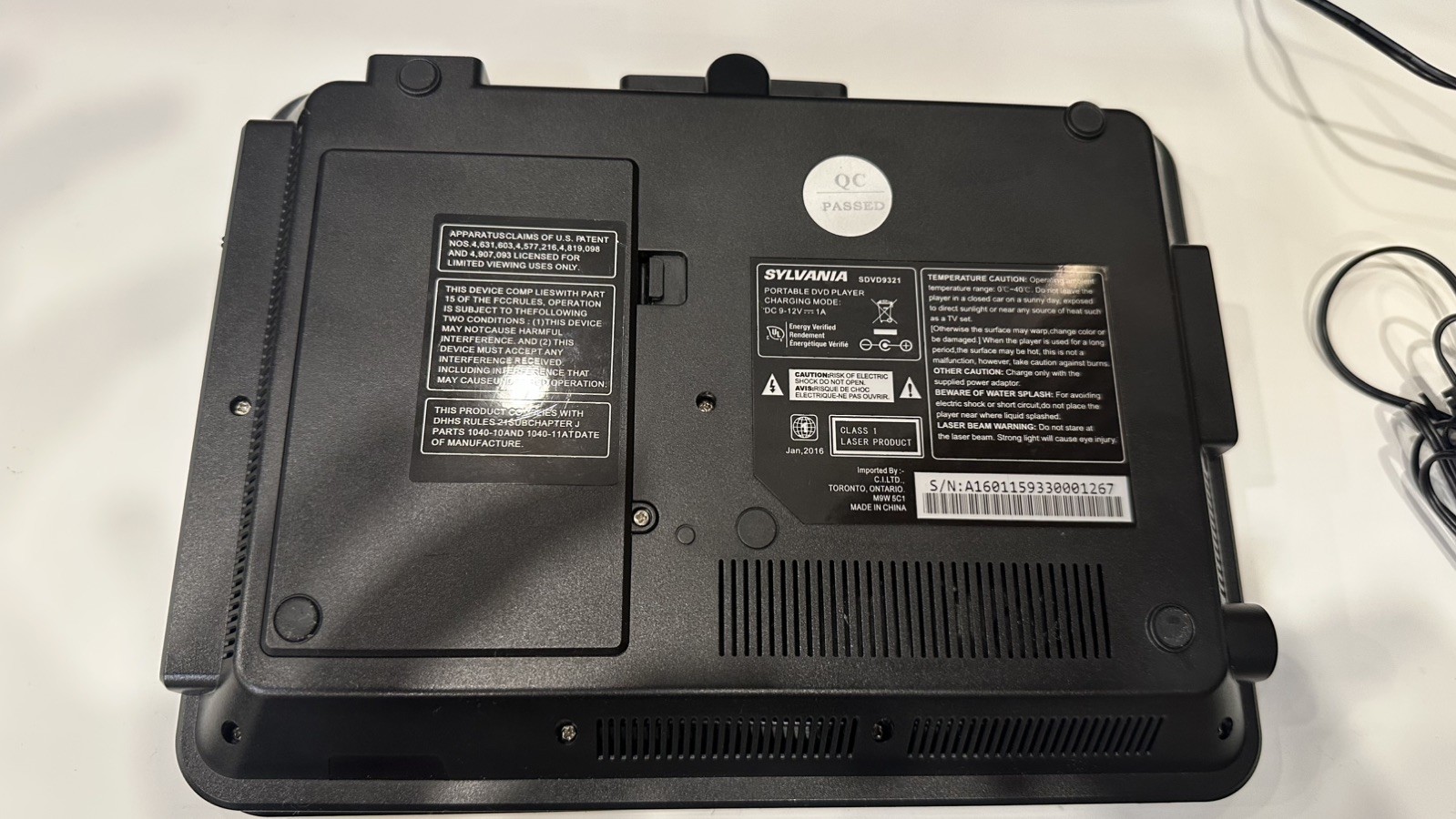 Sylvania SDVD9321 9” Portable DVD Player - Tested Working - photo 5