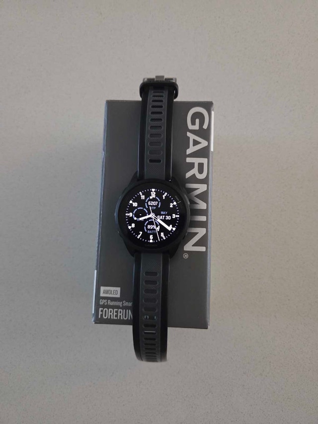 Garmin Forerunner 165 - Like Brand New!