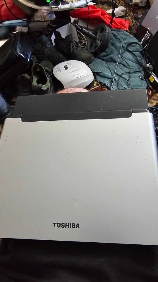 Toshiba 7" Widescreen Portable DVD Player SD-P1600 - photo 2