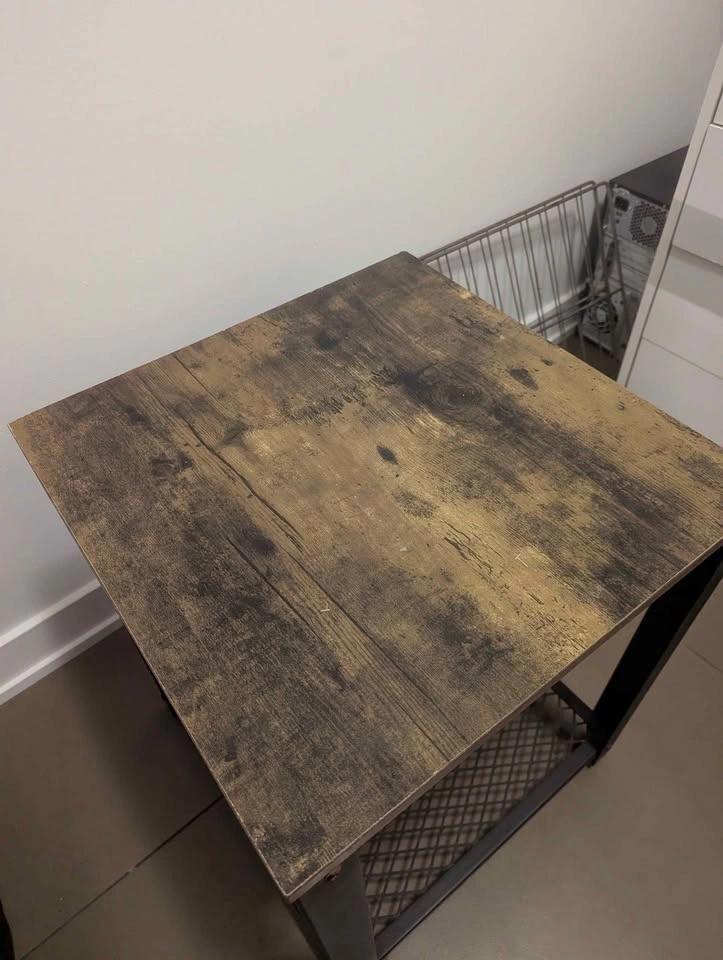 Solid Wood Coffee Table - Great Condition - photo 2