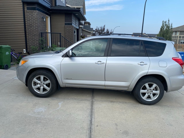 2007 Toyota RAV4 Limited SUV - photo 2