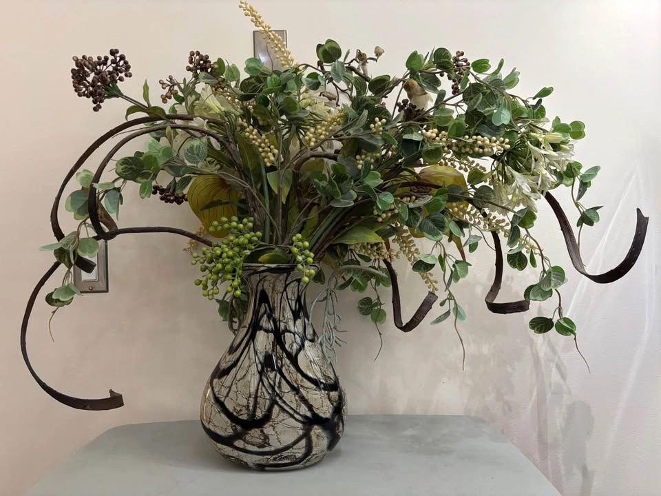 Large Chintz & Co. Floral Arrangement - photo 2