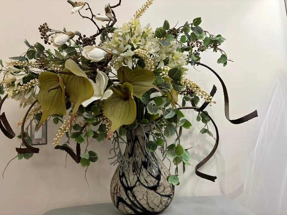 Large Chintz & Co. Floral Arrangement - photo 3