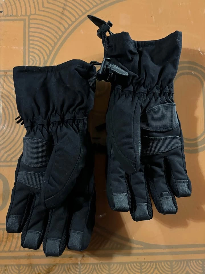 Winter Ski Gloves $10 - photo 2