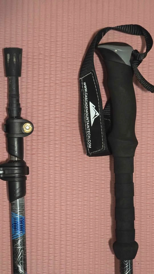 Cascade Mountain Tech Trekking Poles - photo 2
