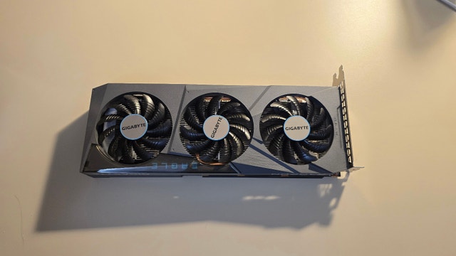 AMD Radeon RX 6600 8GB Graphics Card - Gigabyte Eagle - photo 3