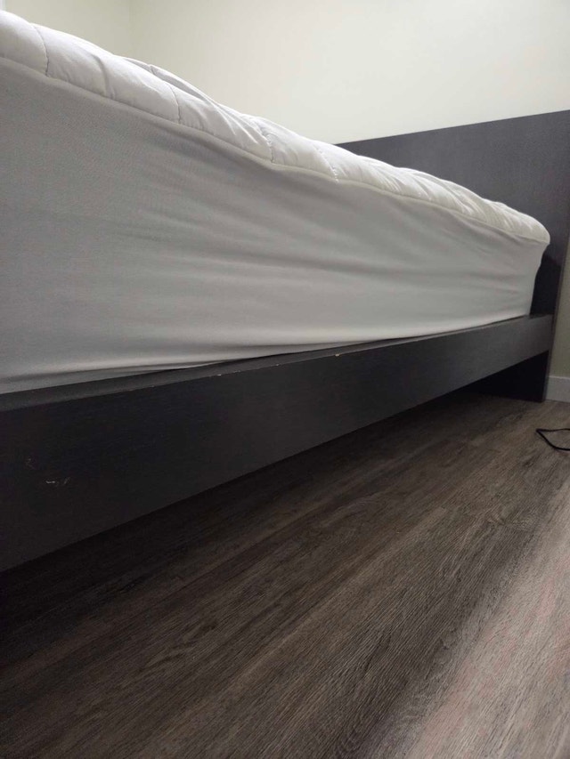 EQ3 Bed Frame - Solid Wood - photo 2