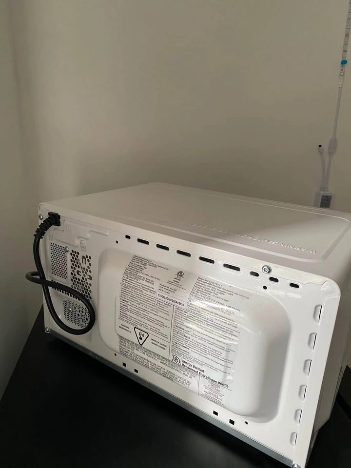 Hamilton Beach 1.1 Cu. ft. Compact Microwave - photo 4