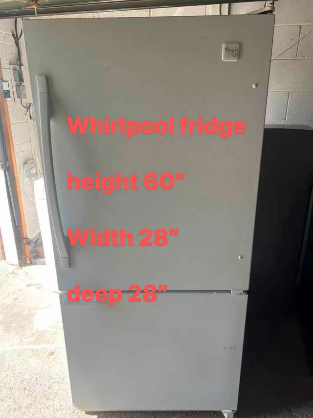Good condition whirlpool fridge $250 thumbnail