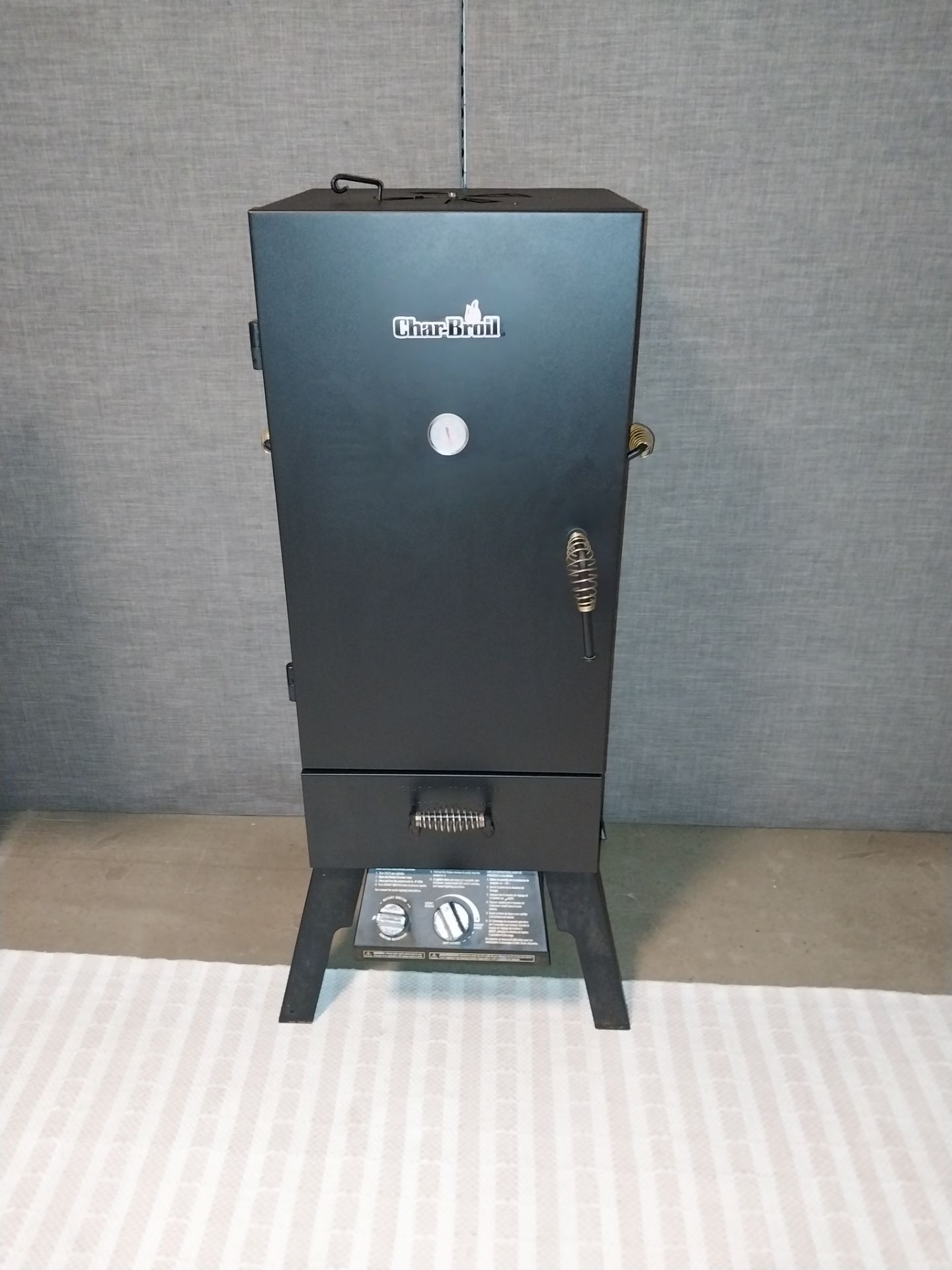 Char-Broil® Vertical Gas Smoker
