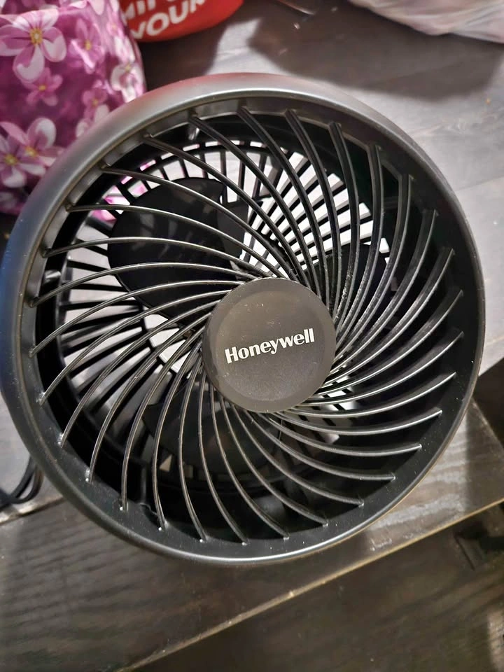 Honeywell Black Desk Fan