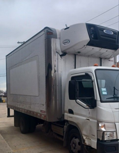 2017 Mitsubishi Fuso Refrigerated/Freezer Truck - photo 2