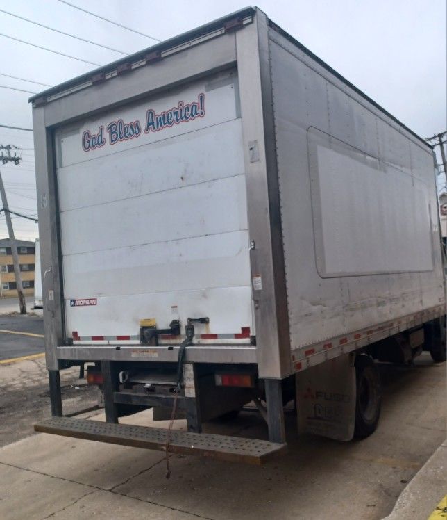 2017 Mitsubishi Fuso Refrigerated/Freezer Truck - photo 3