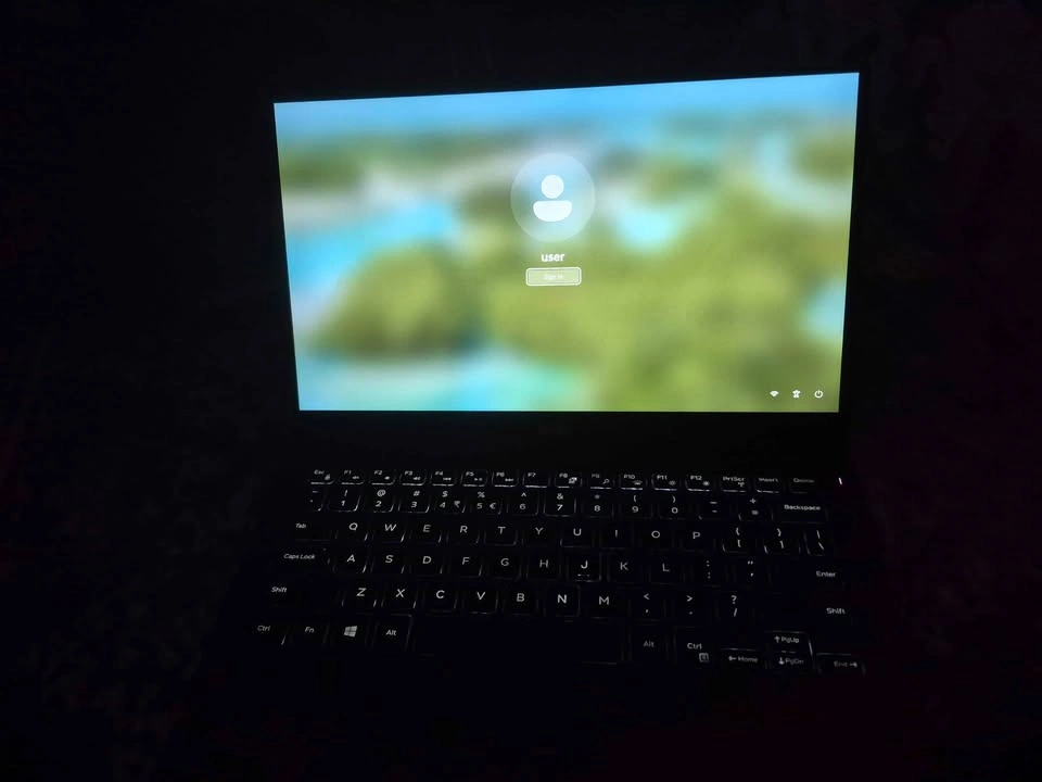 Dell XPS 13 9360 Touchscreen Laptop - photo 2