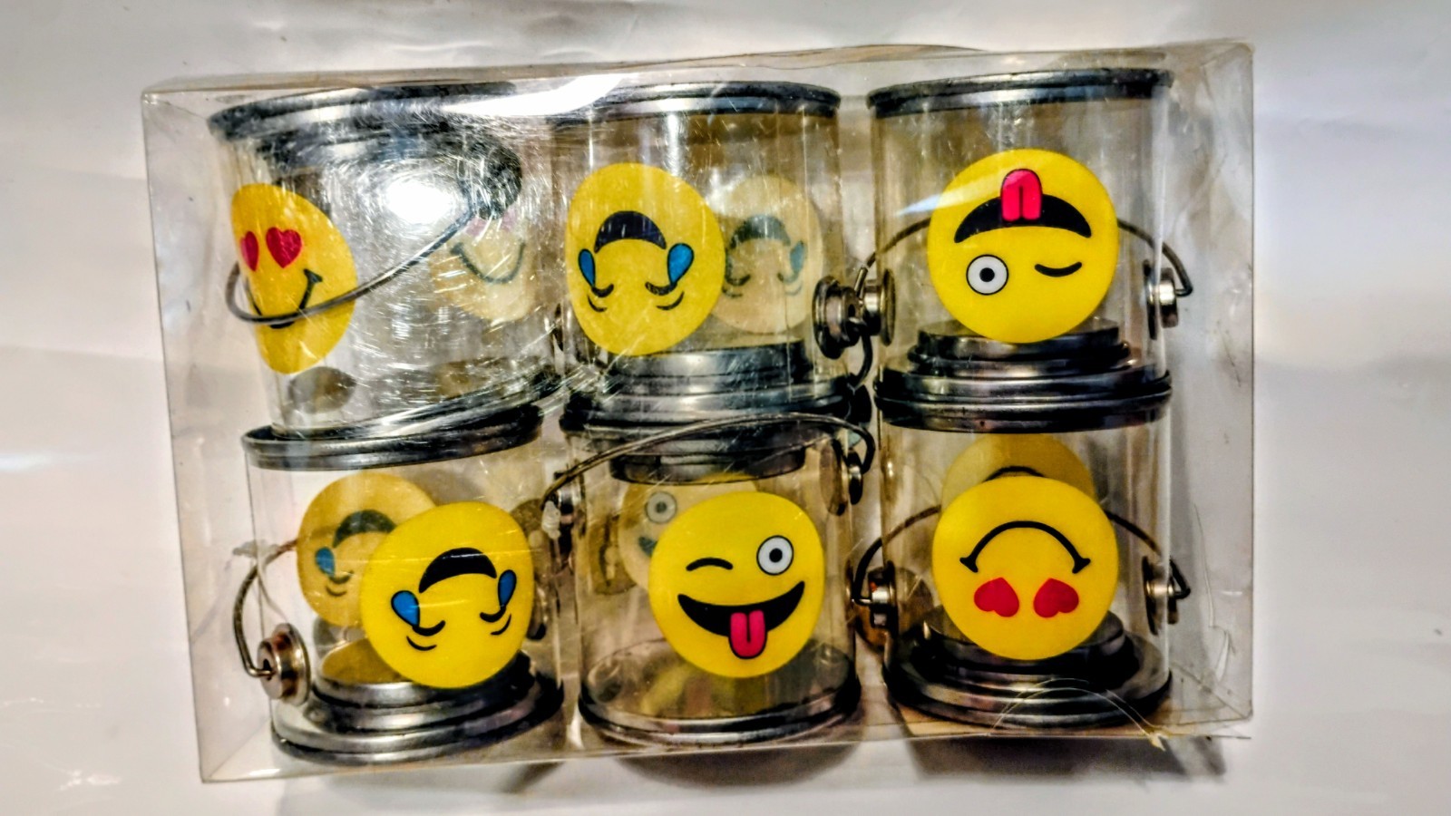 12 Emoji Plastic Pails 😜 2 Packs 🥳 Party Ware