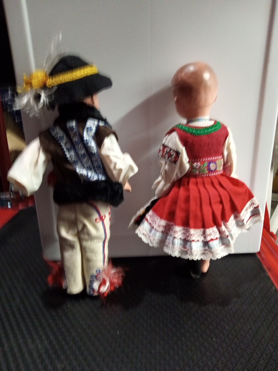 2 Czechoslovakian Dolls - Detailed Clothes - 12" Tall - photo 3
