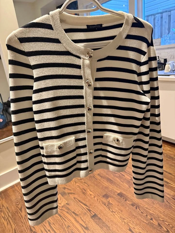 Dynamite sweater size small