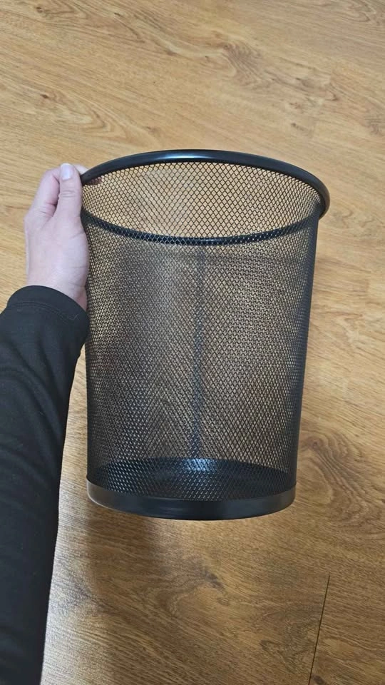 Black Mesh Wastebasket - photo 3