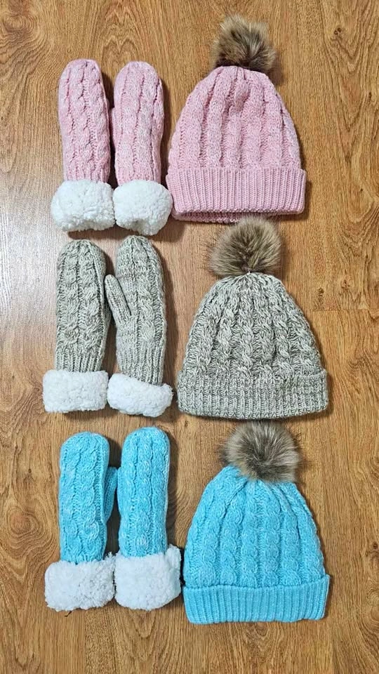Winter globes and hats 3 different colors