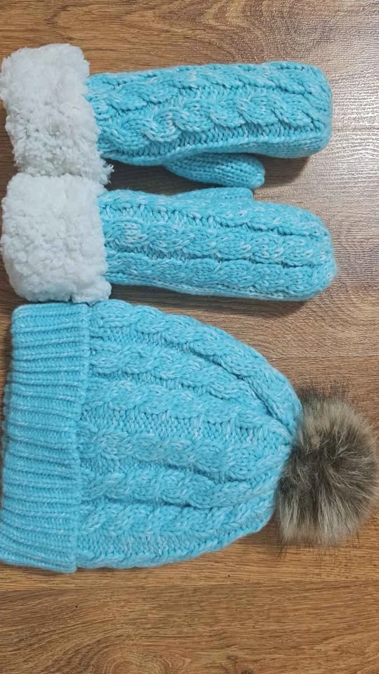 Winter globes and hats 3 different colors - photo 3