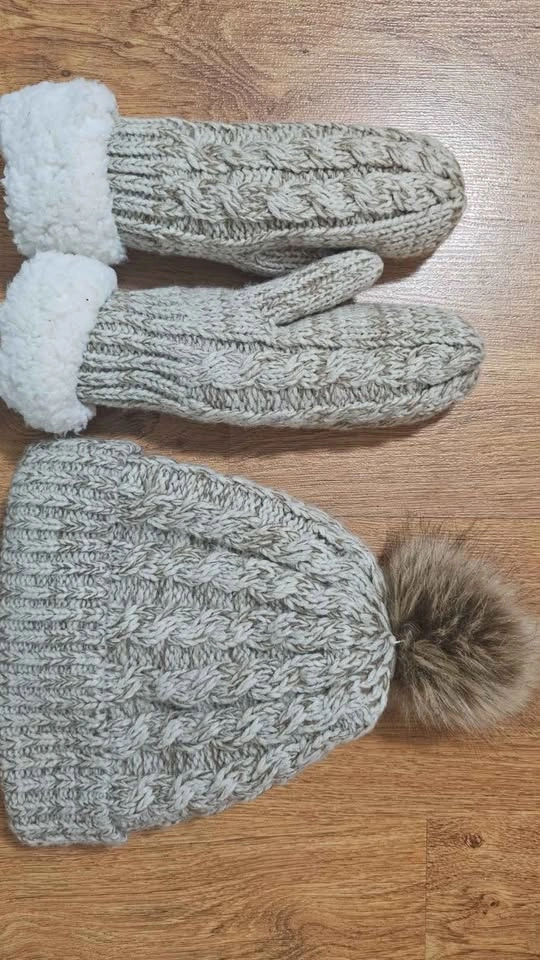 Winter globes and hats 3 different colors - photo 4
