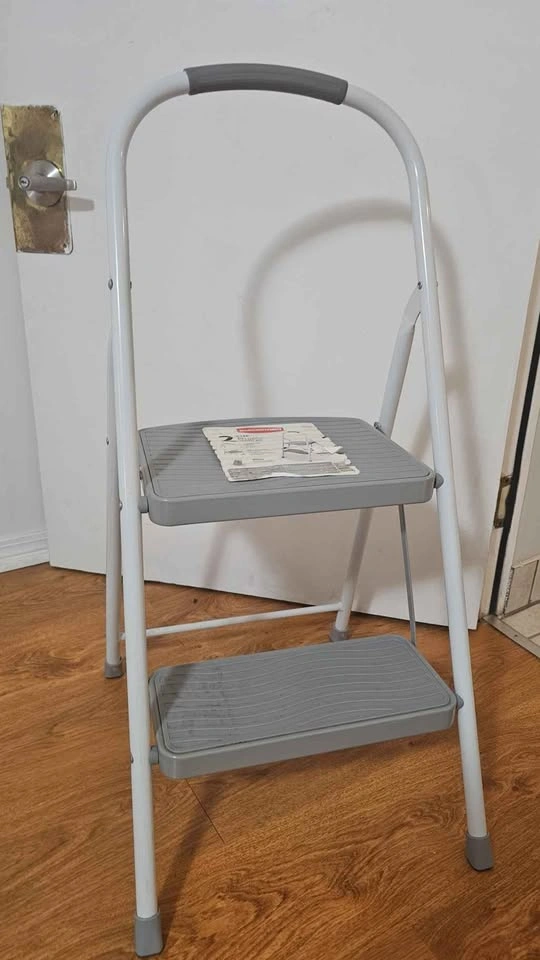 Rubbermaid 2-Step Steel Step Stool - photo 3